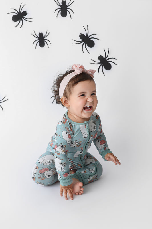 Spooky blooms bamboo zip